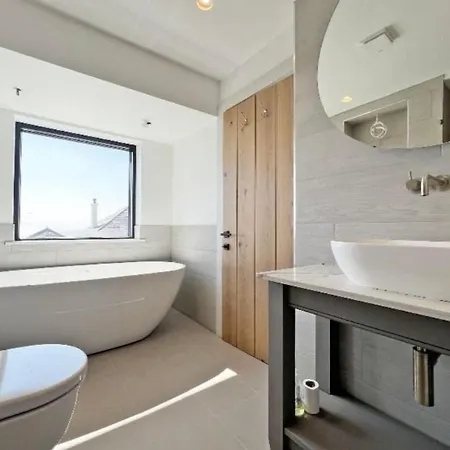 With Incredible Sea Views *
