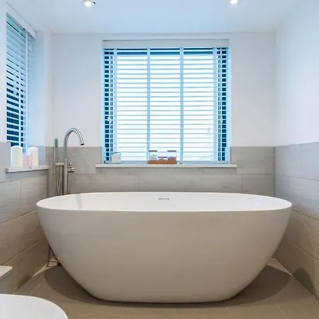 With Incredible Sea Views Holiday home