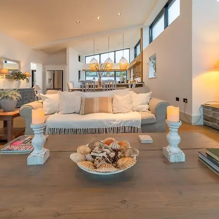 Holiday home With Incredible Sea Views *